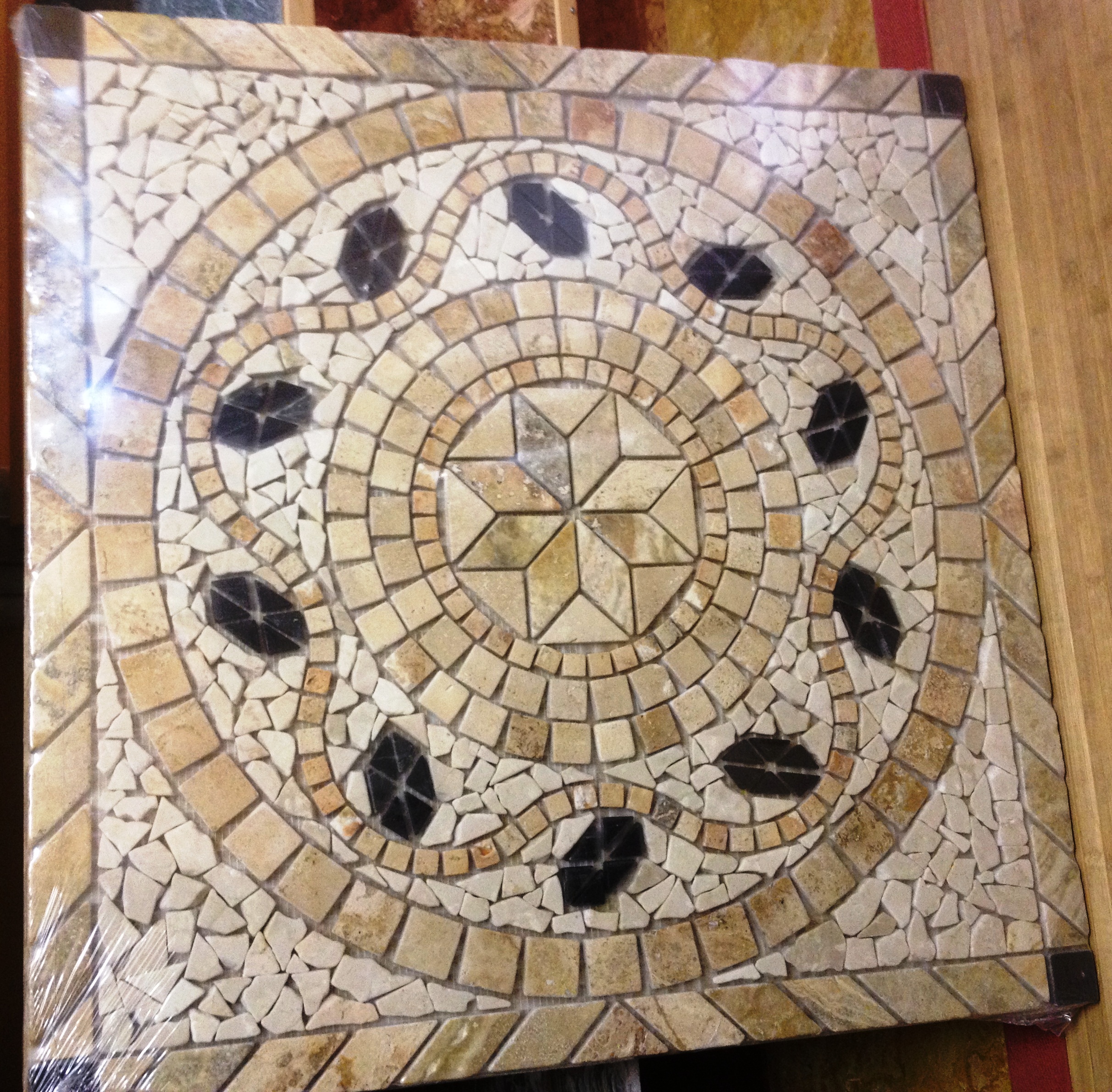 Rosonen aus Naturstein