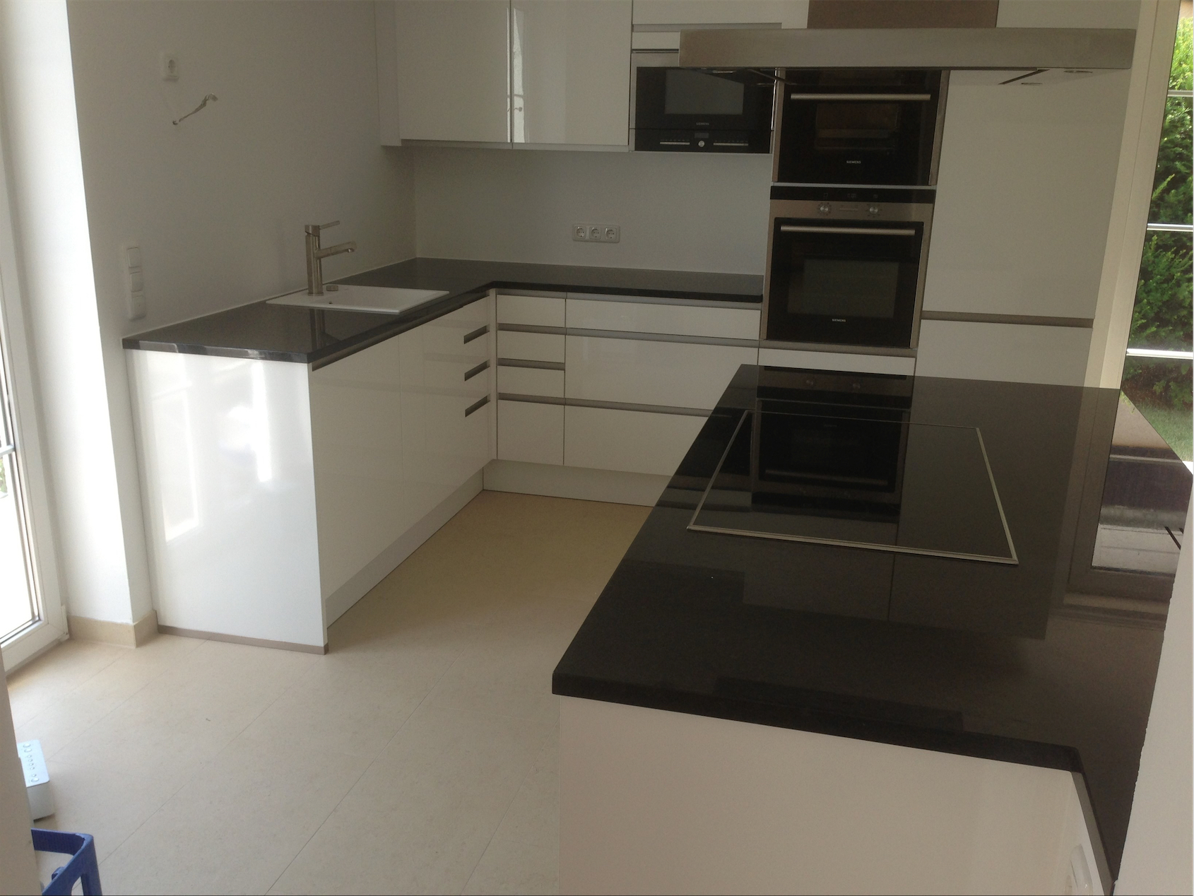 Arbeitsplatte und Küchenplatten aus Granit