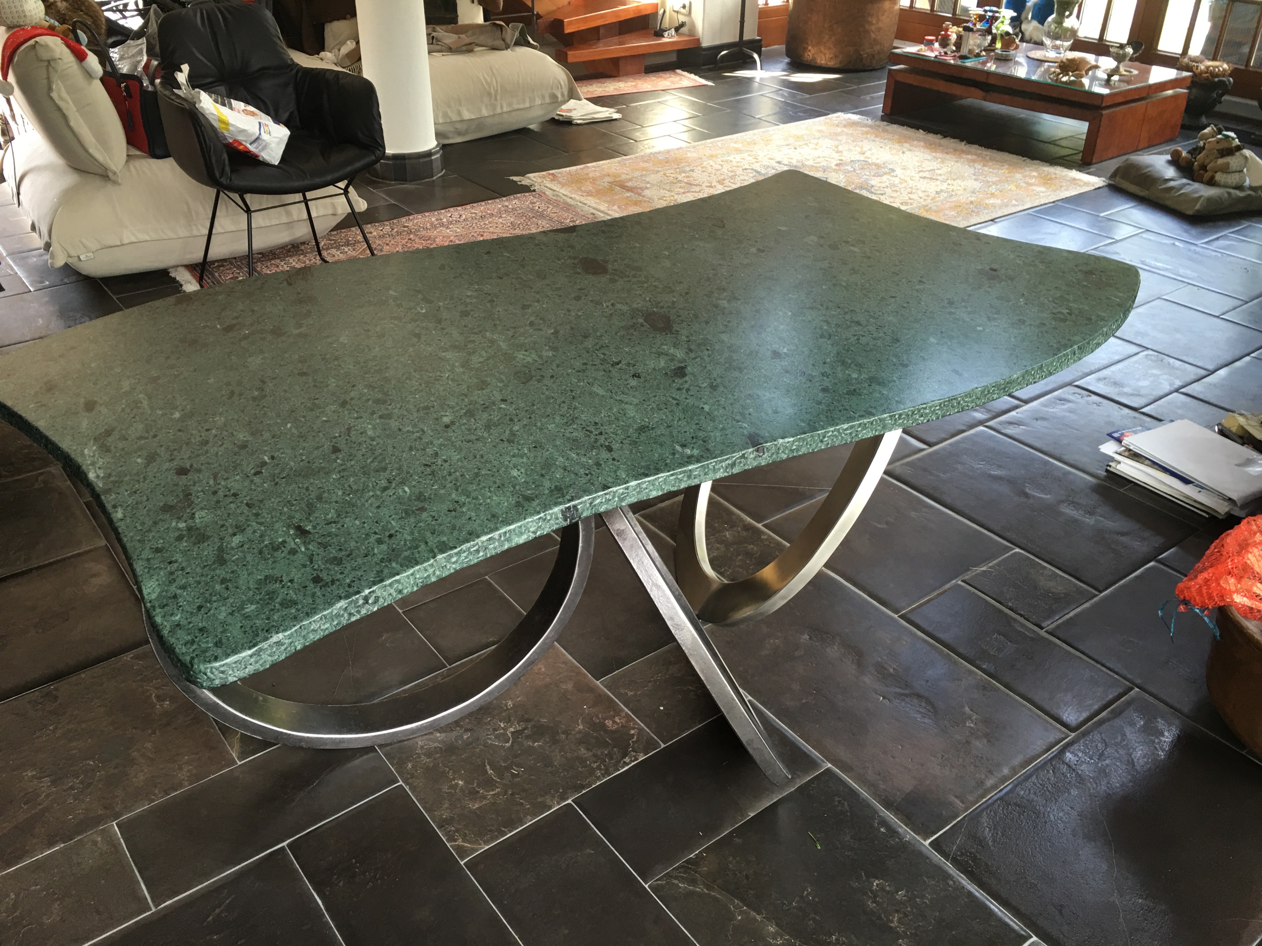 Tischplatten und Tische aus Naturstein