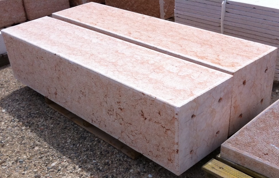 Säulen aus Naturstein