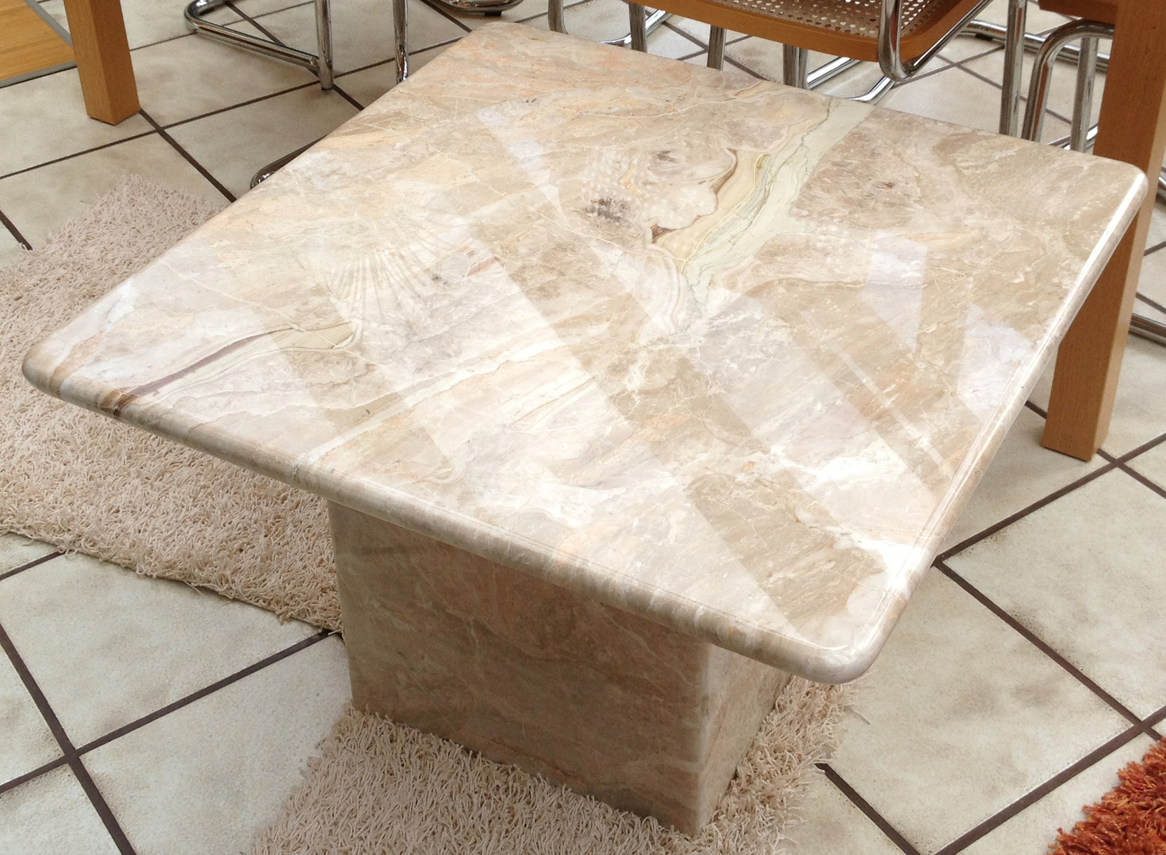 Tischplatten und Tische aus Naturstein