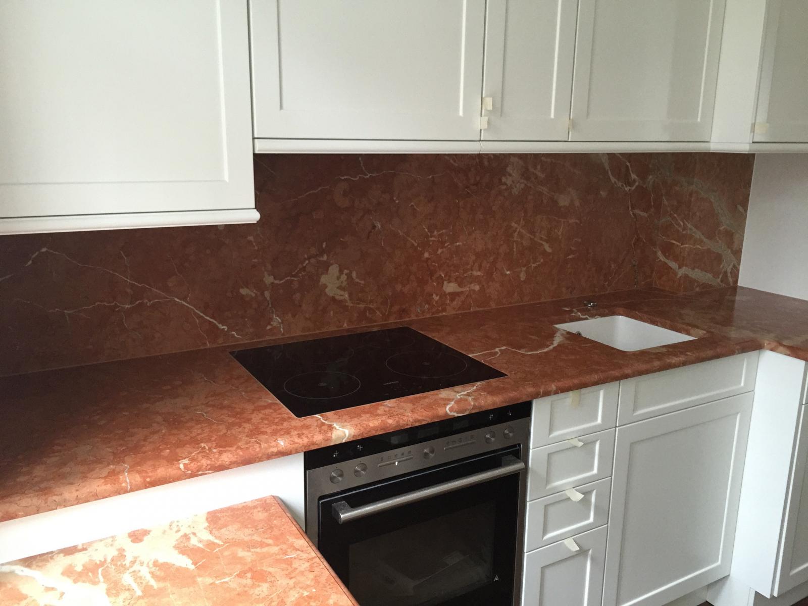 Küchenplatte aus Rosso Alicante Küchenplatte aus Rosso Alicante