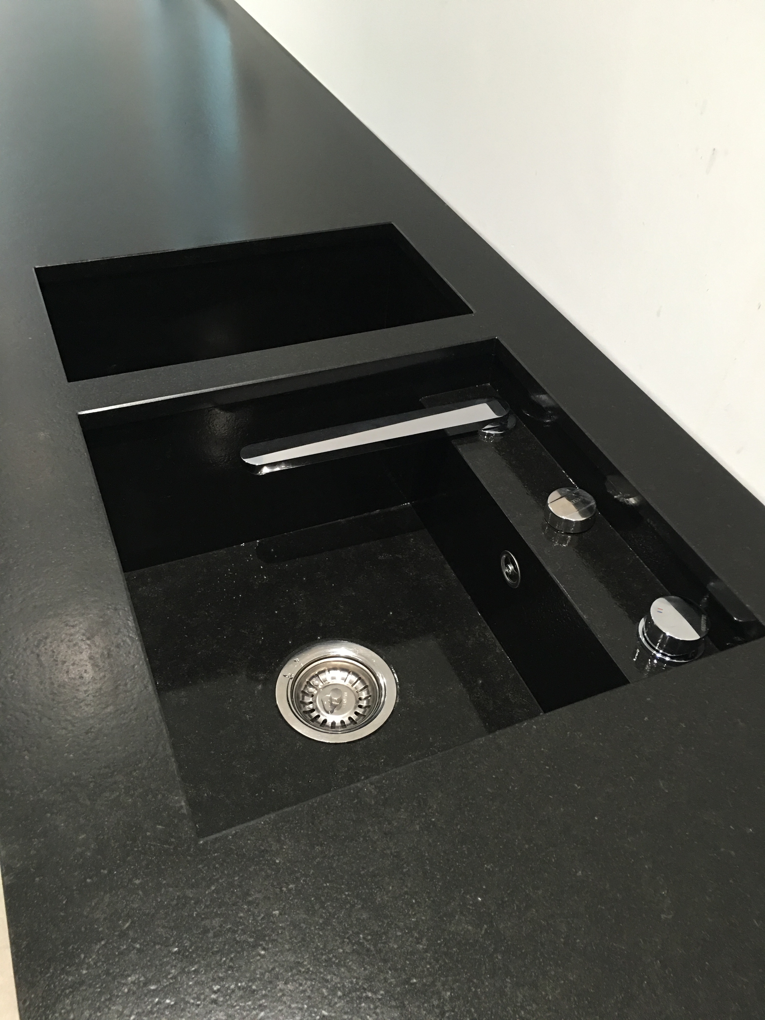 Spüle aus Naturstein und Kunststein Spüle aus Naturstein und Kunststein