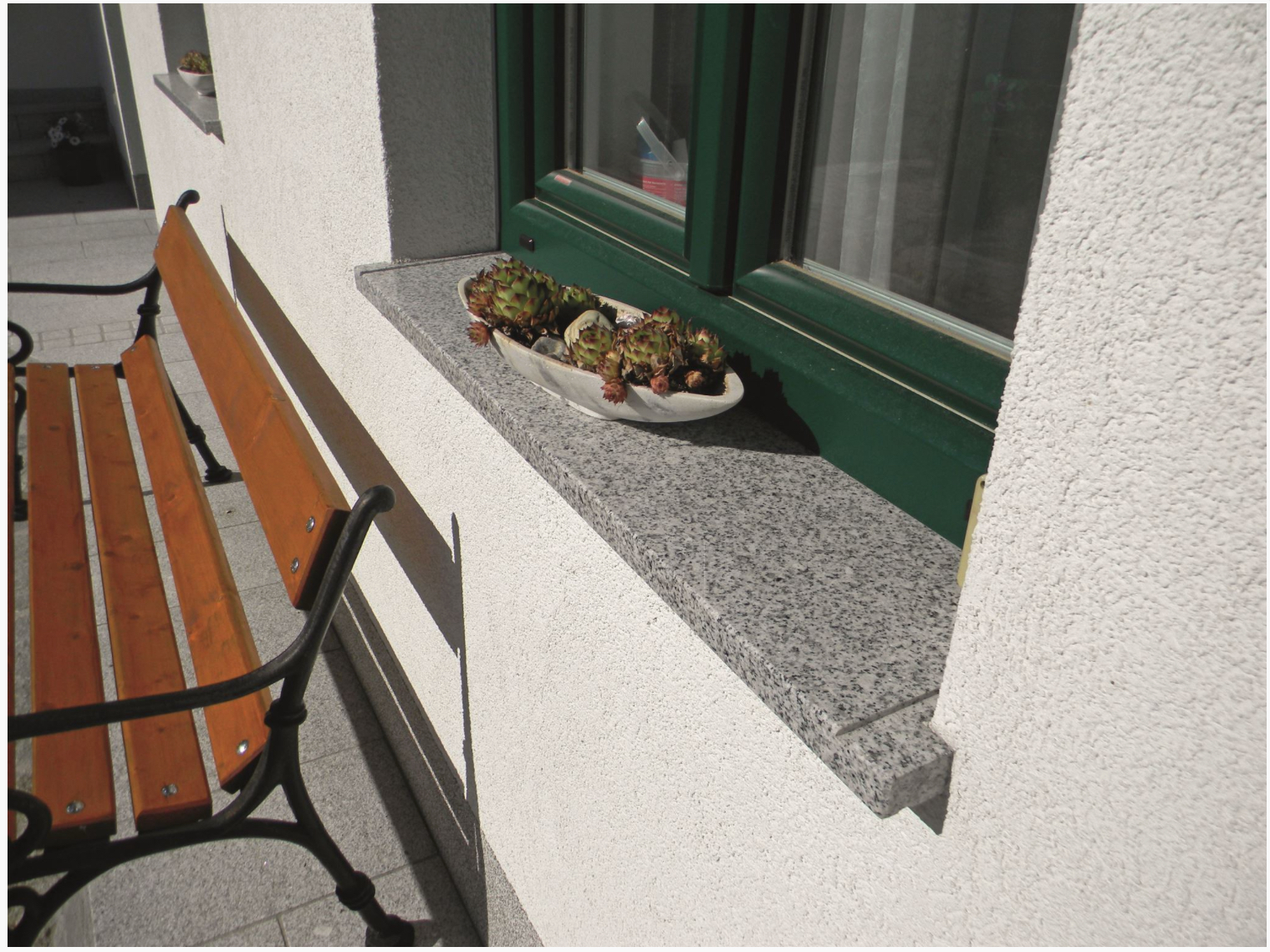Fensterbänke aus Naturstein, Keramik oder Kunststein Fensterbank