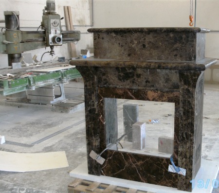 Kamin aus Naturstein