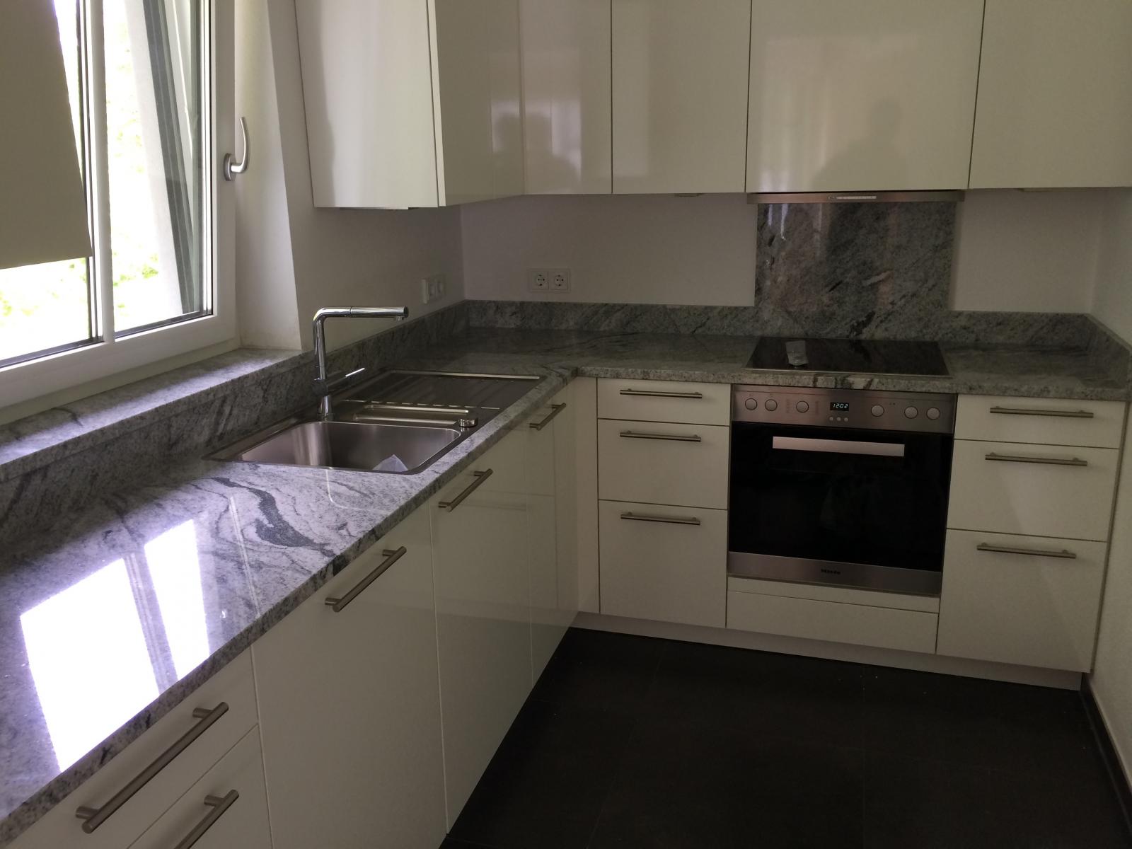 Küchenplatte-aus-Viscount-White