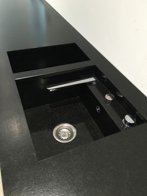 Spüle aus Naturstein und Kunststein Farbe Blau Material Marmor